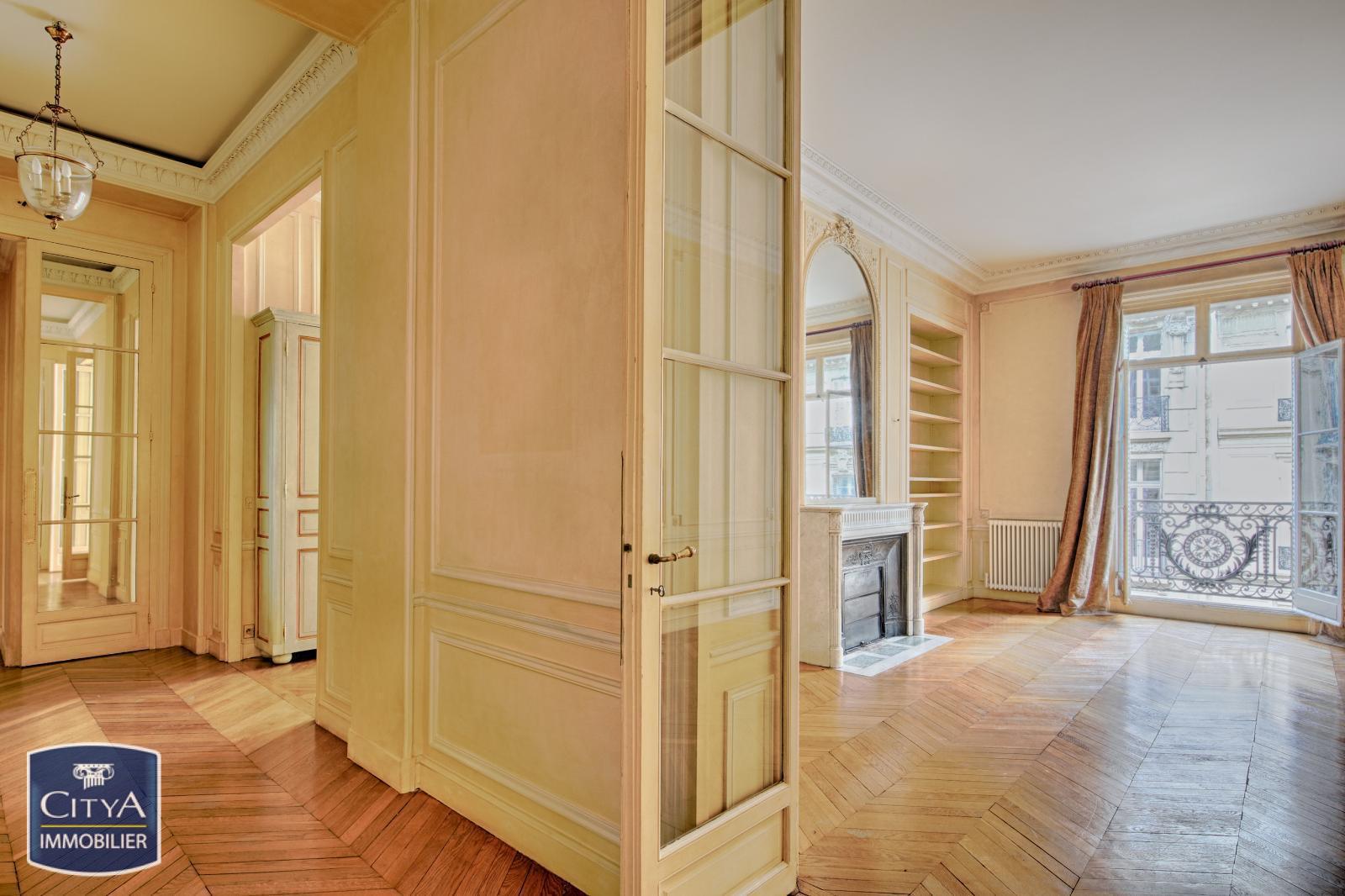 Paris 8 : Appartement à vendre 5 pièces<br/>3 chambres  155.25m²