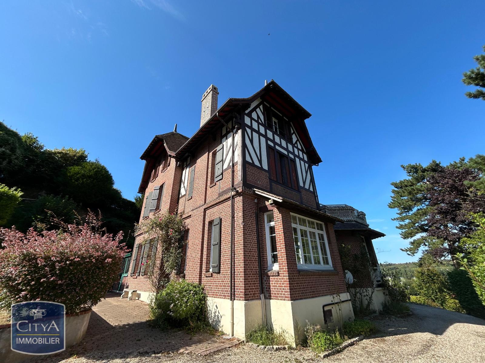 Maison à vendre &bull; 8 pièces &bull; 6 chambres &bull; 307.76m² &bull; Dieppe Dieppe